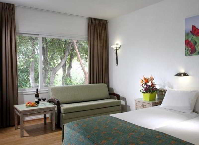 Nir Etzion Resort Ein Hod Екстериор снимка